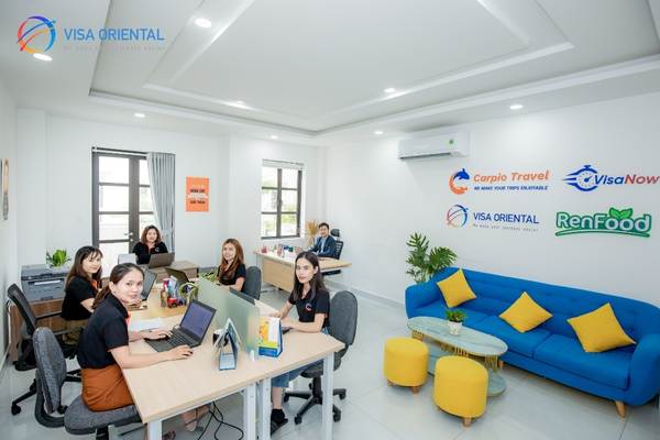 Đội ngũ nhân viên tại Visa Phương Đông